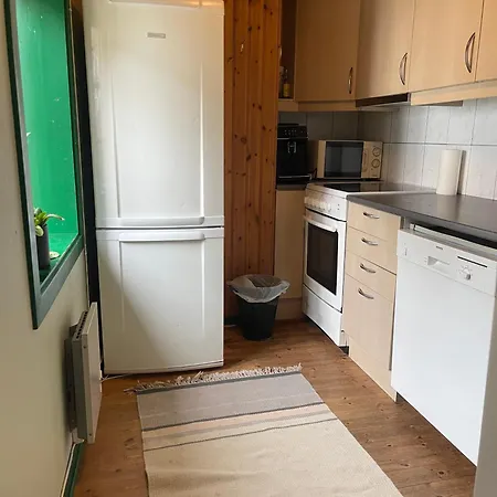 Apartment Sjarmerende Og Lysfylt Midt I