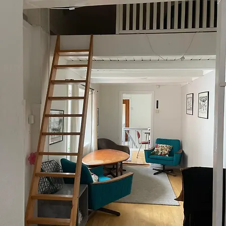 Apartment Sjarmerende Og Lysfylt Midt I
