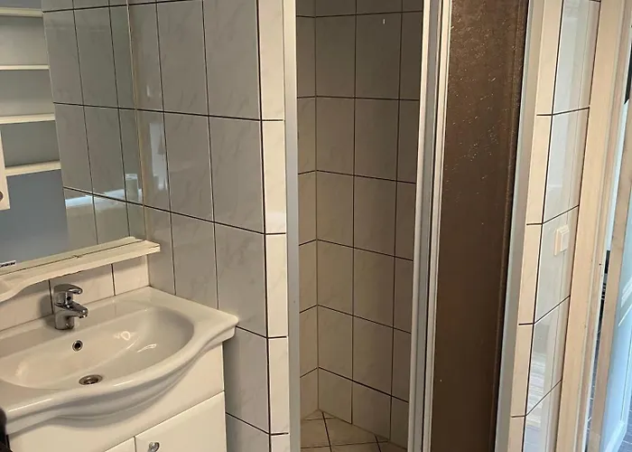 Sjarmerende Og Lysfylt Midt I *